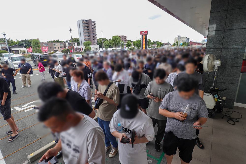モナコパレス菊陽店 抽選待ちの様子
